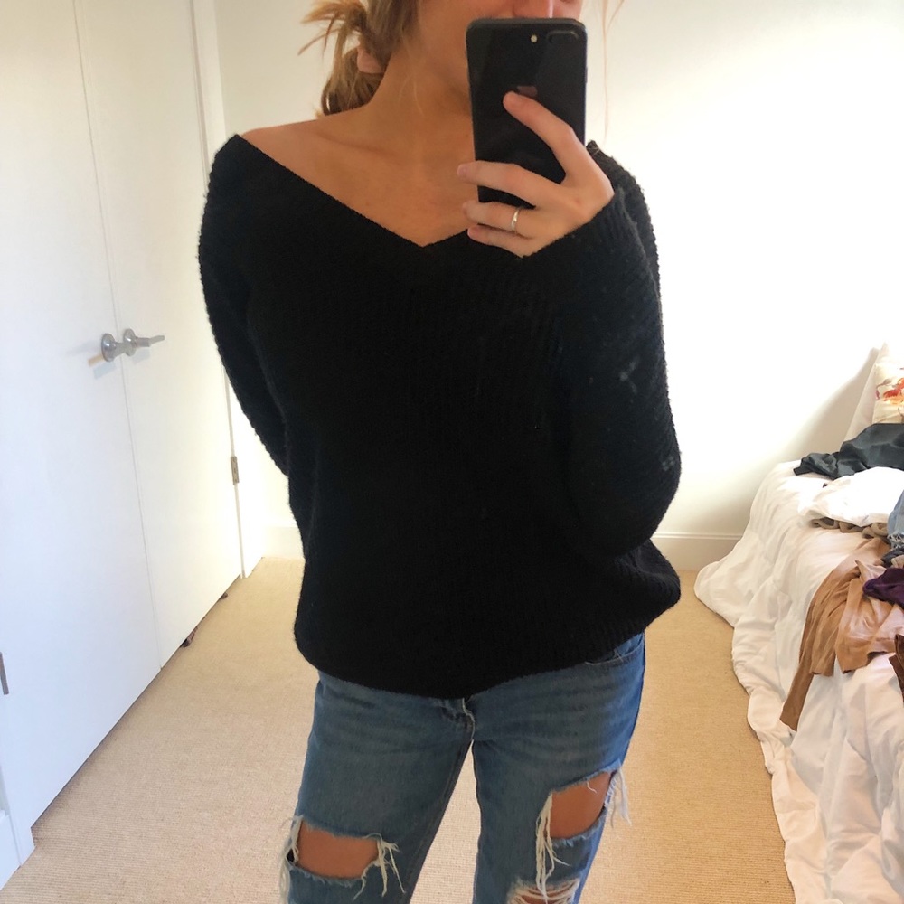 💫 open back black sweater 💫